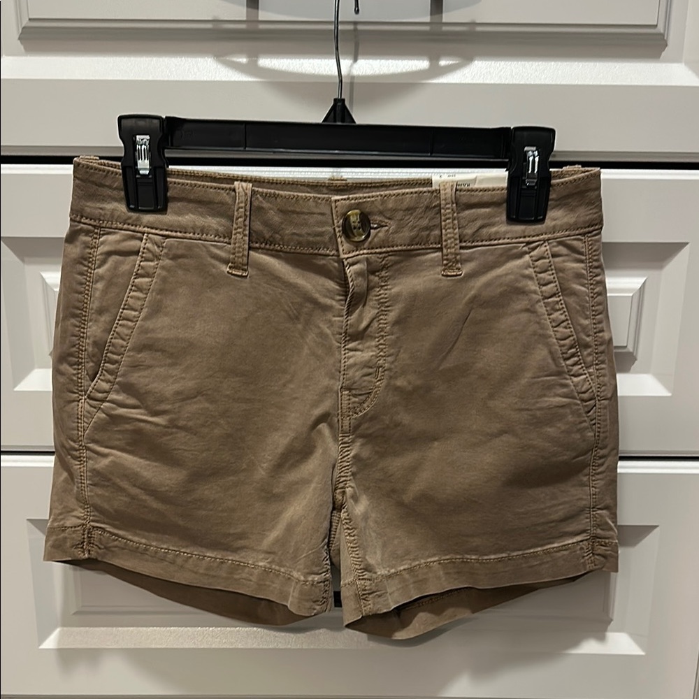 American Eagle Outfitters Tan Cargo Shorts with Classic Design